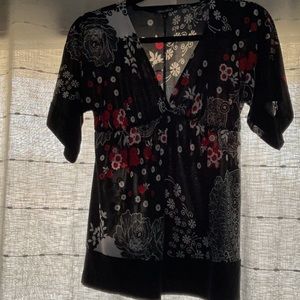 Top EUC by Mandee. Size S. Black, White and Red